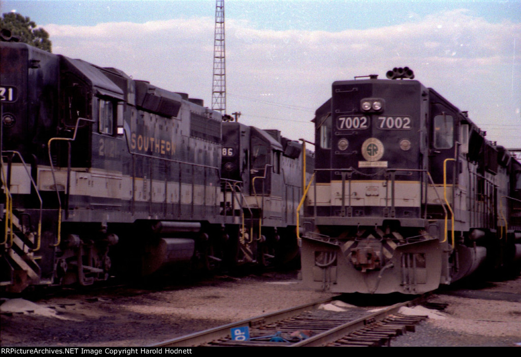 SOU 7002 and others at the fuel racks